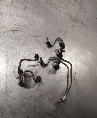 Toyota Auris 150 Fuel injector supply line/pipe 