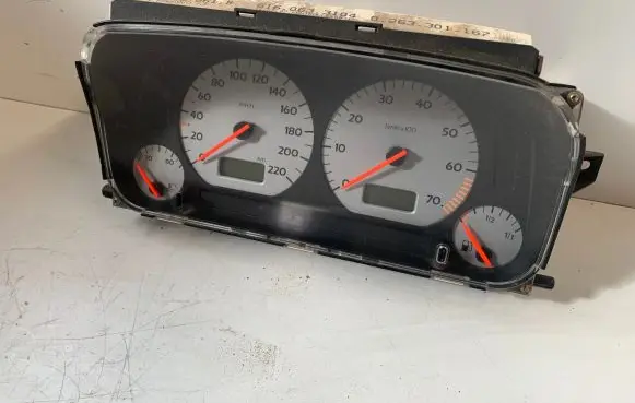 Volkswagen Golf III Speedometer (instrument cluster) 1H0919861B 0263301167 6160633104