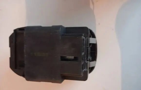Peugeot 206 Quarter vent window switch 