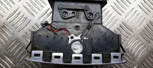 Audi A6 S6 C6 4F Dash center air vent grill 4F0819203