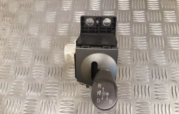 Toyota Prius (XW20) Gear shifter/selector 8945147030 1923002020
