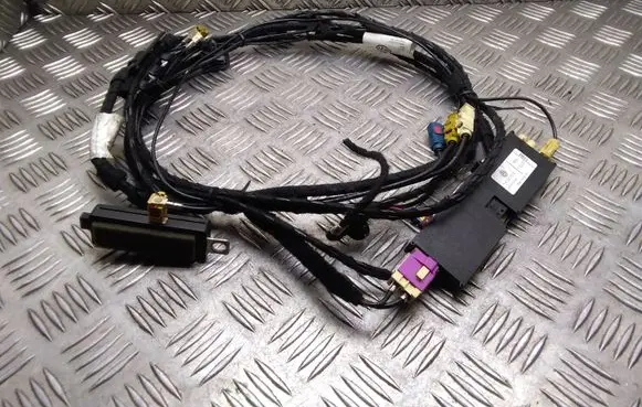 Volkswagen Multivan T5 Aerial antenna amplifier 7H5035532B 7H5035577H 7H5035550S