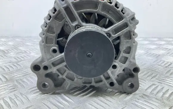Audi A1 Generator/alternator 03C903023S