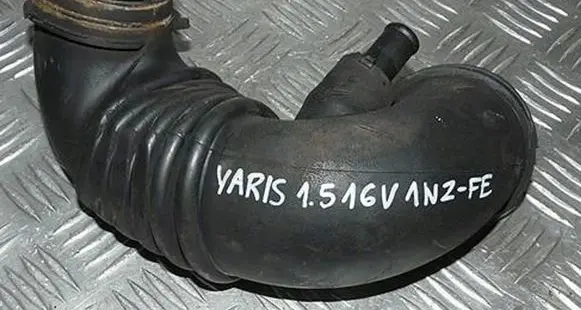 Toyota Avensis T220 Turbo air intake inlet pipe/hose