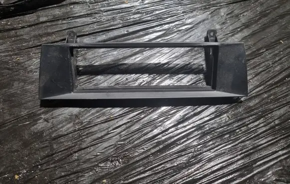 BMW 1 E81 E87 Radio/GPS head unit trim 24223110