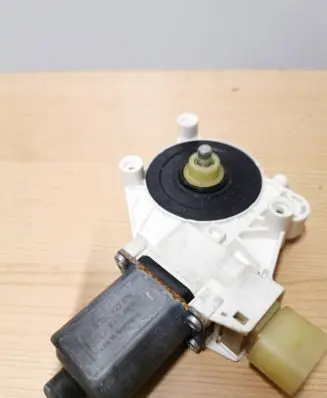 BMW 7 F01 F02 F03 F04 Rear door window regulator motor 0130822515