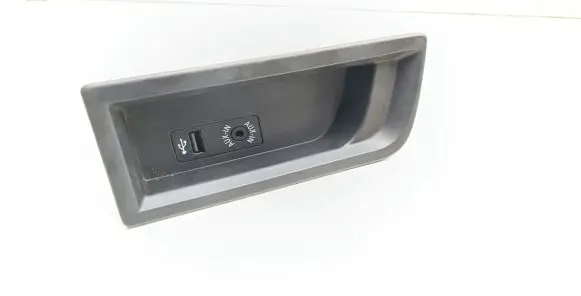 BMW 3 F30 F35 F31 USB socket connector 9207358 51169207358