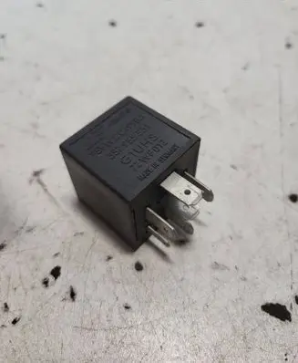 Volkswagen Golf III Other relay 357955531