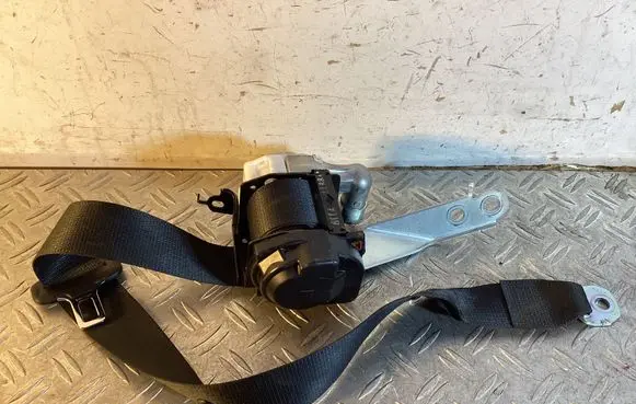 Lexus RX 450H Rear seatbelt A2765 18506