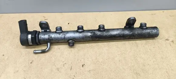Mercedes-Benz E W211 Fuel main line pipe A6110780449