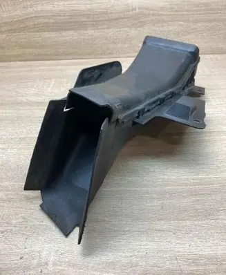BMW X5 E53 Brake cooling air channel/duct 8197928