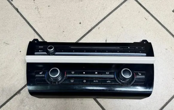 BMW 5 F10 F11 Climate control unit 9263757 0000915838 900252780017