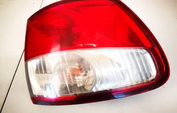 Toyota Avensis Verso Rear/tail lights