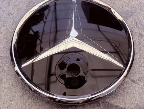 Mercedes-Benz GLC C253 Manufacturer badge logo/emblem A0008883700