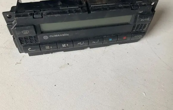 Volkswagen PASSAT B5.5 Climate control unit