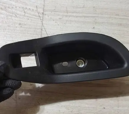 Fiat 500X Rear door window switch trim 