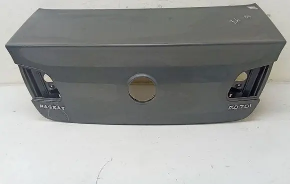 Volkswagen PASSAT B6 Tailgate/trunk/boot lid 3C5827025H