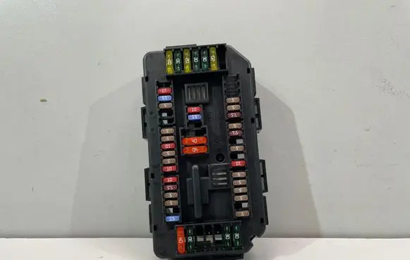BMW 3 F30 F35 F31 Fuse module 9337879