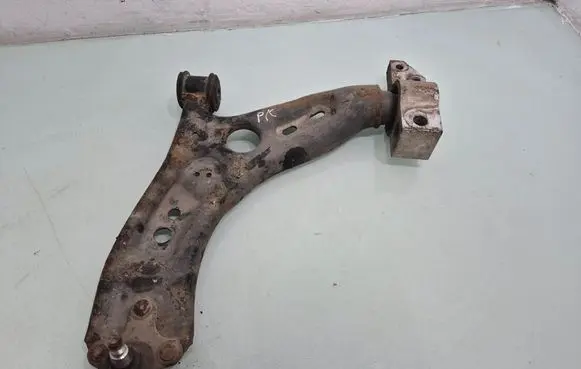 Volkswagen Golf V Front lower control arm/wishbone