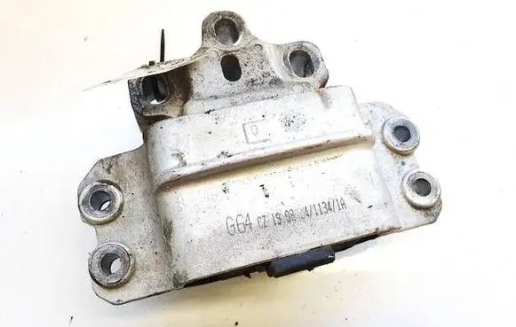 Audi A3 S3 8P Engine mount bracket 3240A G64CZ190924