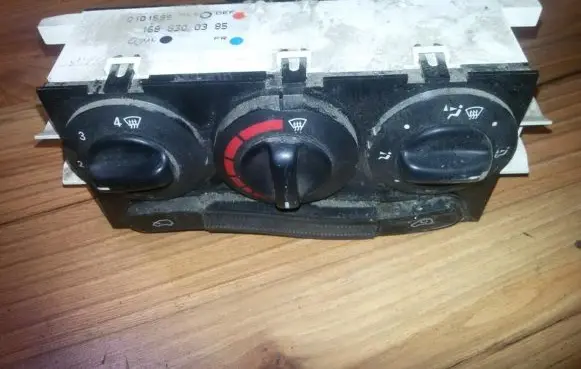 Mercedes-Benz A W168 Climate control unit 1688300385
