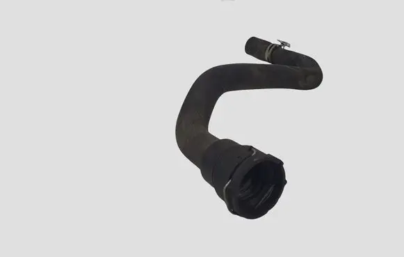 Ford Mondeo MK IV Engine coolant pipe/hose