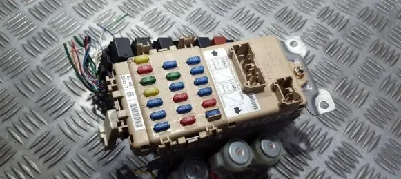 Subaru Legacy Fuse box set 303217 1567001020