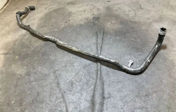 Volvo XC40 Engine coolant pipe/hose 32138730