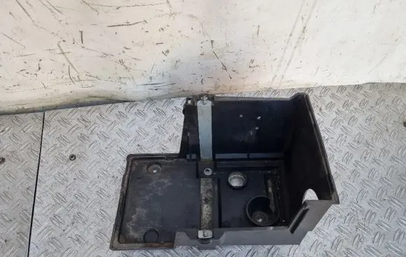 Battery tray