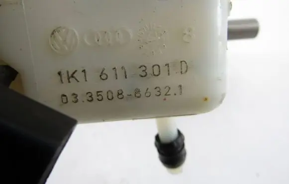 Volkswagen Golf VI Master brake cylinder 1k1611301d