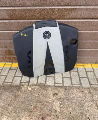 Mercedes-Benz E W212 Engine cover (trim) A6420106467 4011353M
