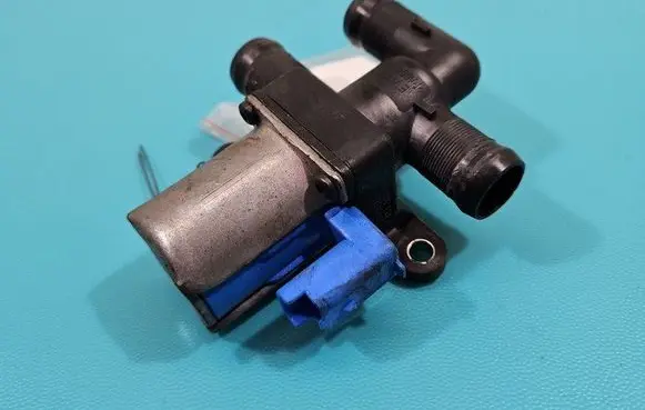 Renault Twingo III Air flap motor/actuator 212301538R IMPRK1466446