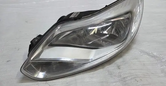 Ford Focus Headlight/headlamp BM51-13W030-NA