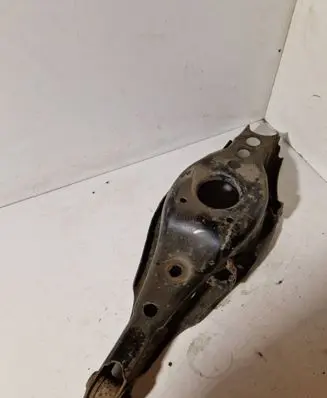 Toyota Avensis T270 Rear control arm