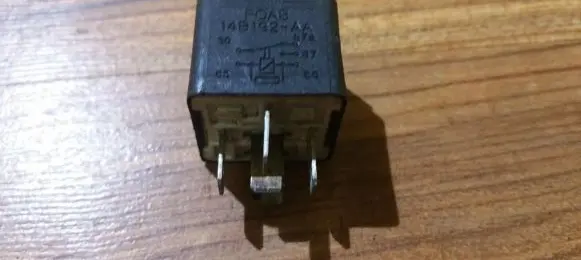 Ford Mondeo Mk III Other relay f0ab14b192aa