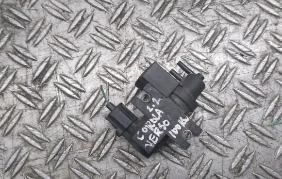 Toyota Corolla Verso AR10 Valve vacuum 