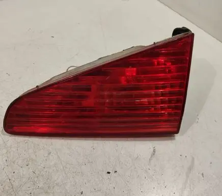 Peugeot 607 Tailgate rear/tail lights