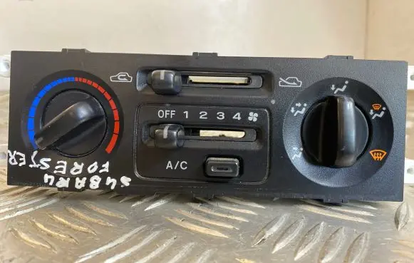 Subaru Forester SF Climate control unit
