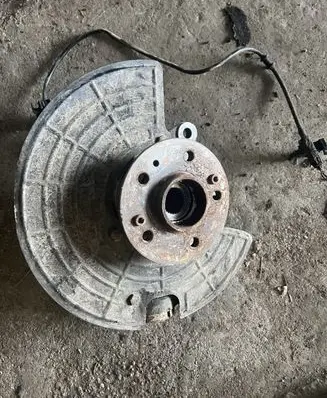Mercedes-Benz ML W163 Front wheel hub spindle knuckle