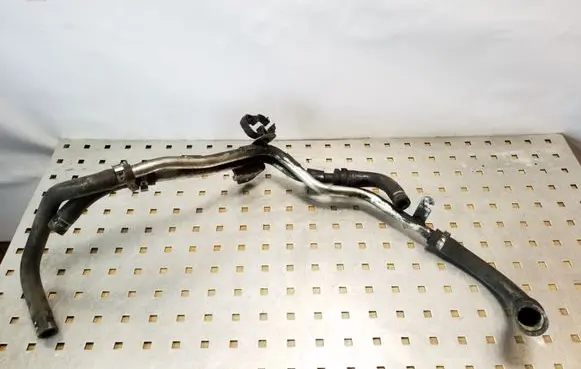 Engine coolant pipe/hose