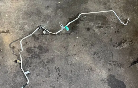 Renault Express Air conditioning (A/C) pipe/hose 924404927R