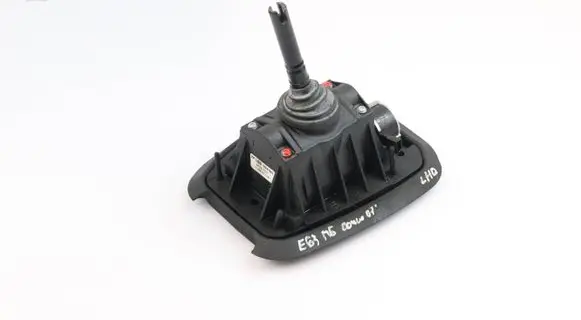 BMW M6 Gear shifter/selector 2282677 24042007 228267704