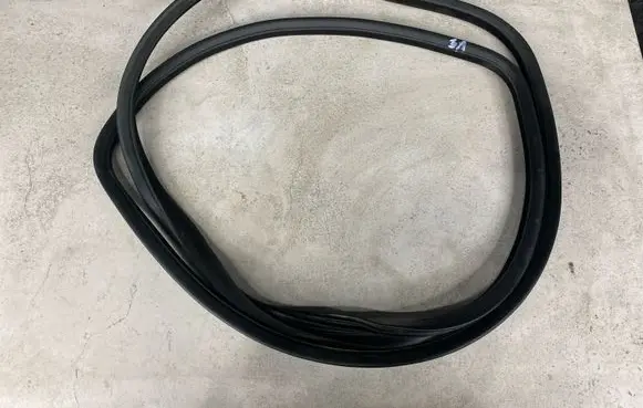 Volvo XC70 Rear door rubber seal (on body) 