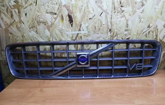 Volvo XC90 Front grill 8620641