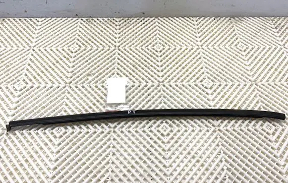 Peugeot 208 I Rear door glass trim molding 