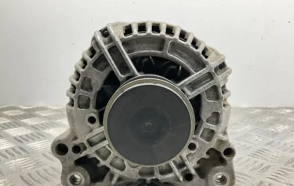 Audi A1 Generator/alternator 03L903023