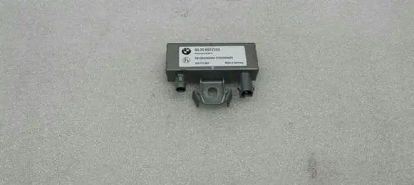 BMW Z4 E85 E86 Aerial antenna amplifier 6912243