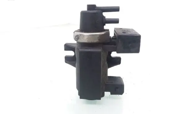 BMW 5 E39 Turbo solenoid valve 72279600 2247906