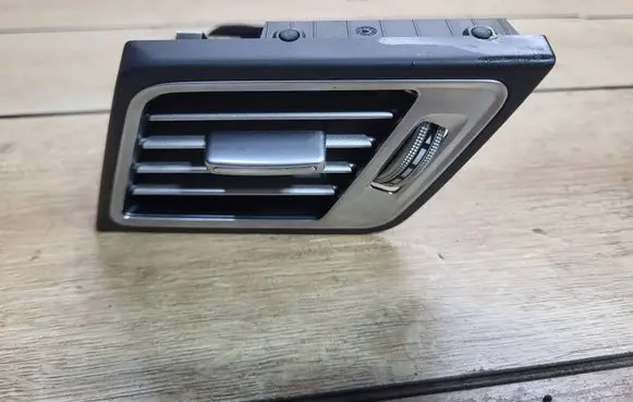 Mercedes-Benz E A207 Dashboard side air vent grill/cover trim A2078300200