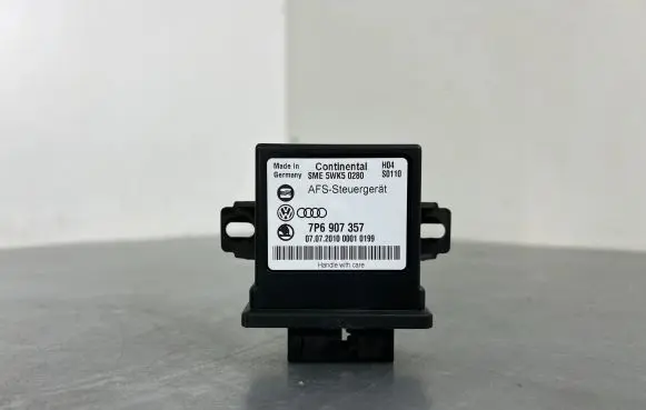 Volkswagen Touareg II Light module LCM 7P6907357
